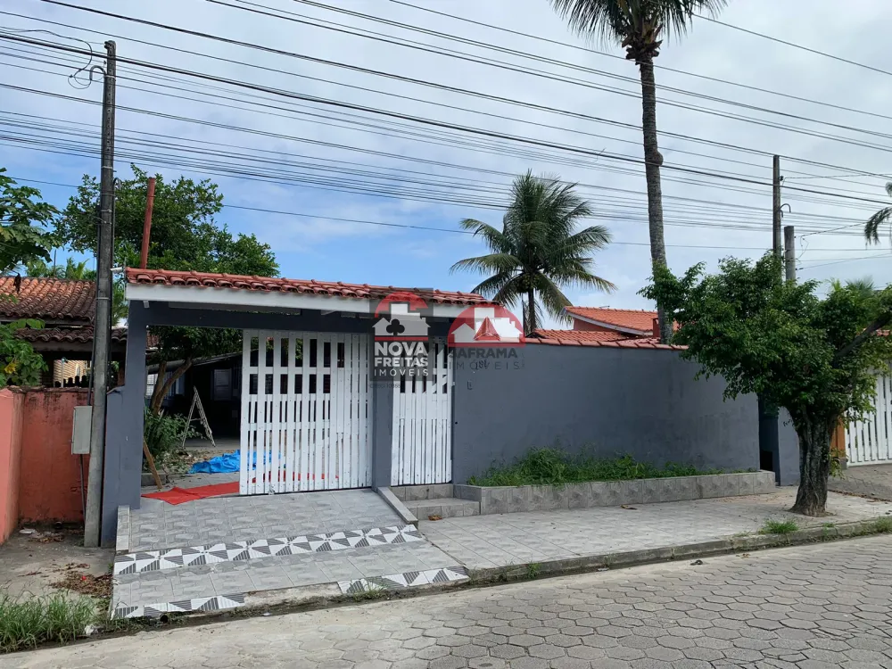 Casa / Padrão em Caraguatatuba Alugar por R$2.777,77
