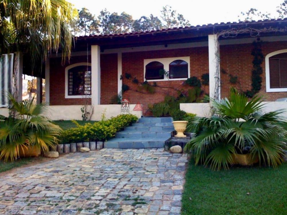 Casa / Padrão em Guaratinguetá , Comprar por R$880.000,00