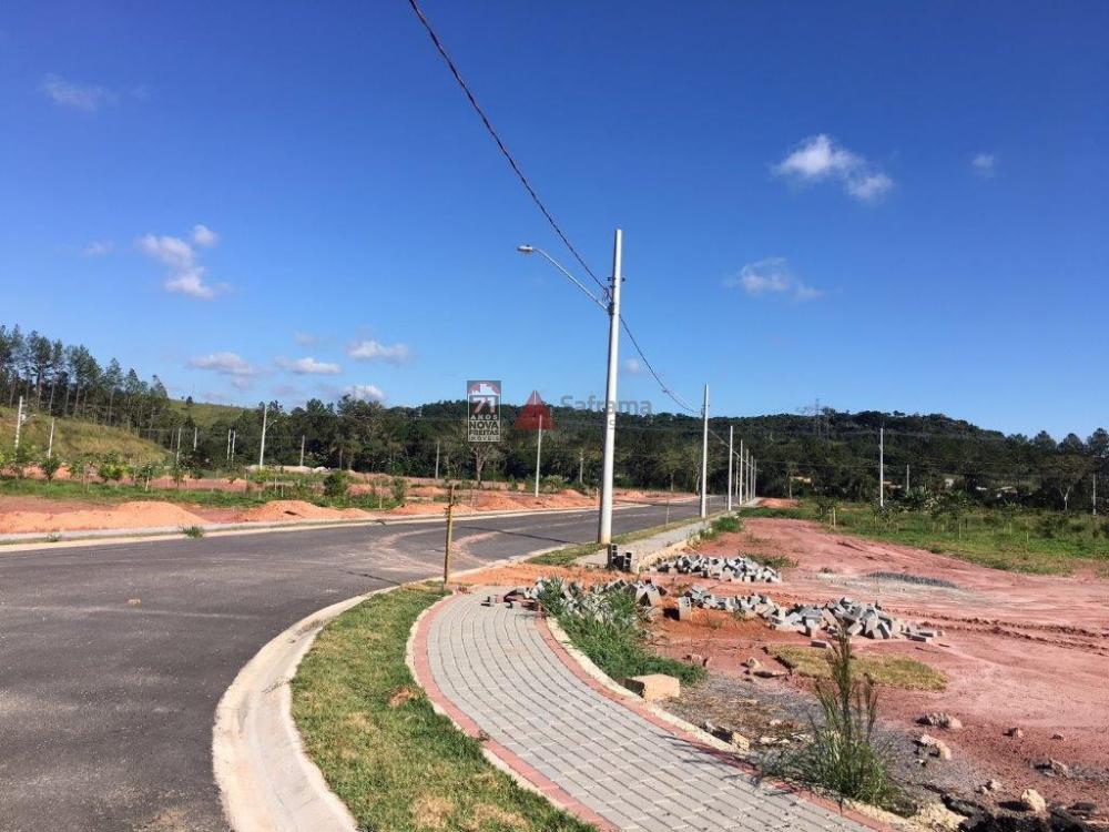 Terreno / Padrão em Condomínio em Guararema , Comprar por R$377.000,00