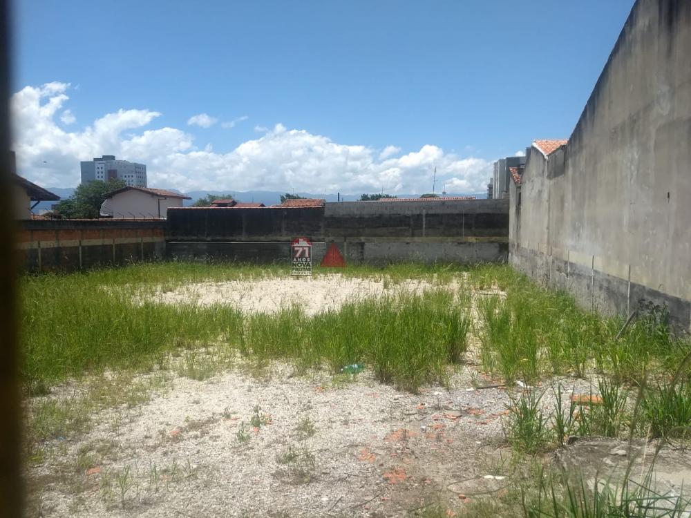 Terreno / Área em Pindamonhangaba Alugar por R$4.000,00