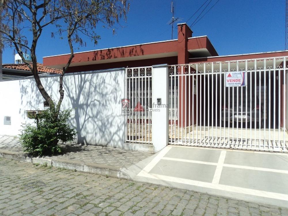 Casa / Padrão em Pindamonhangaba , Comprar por R$850.000,00