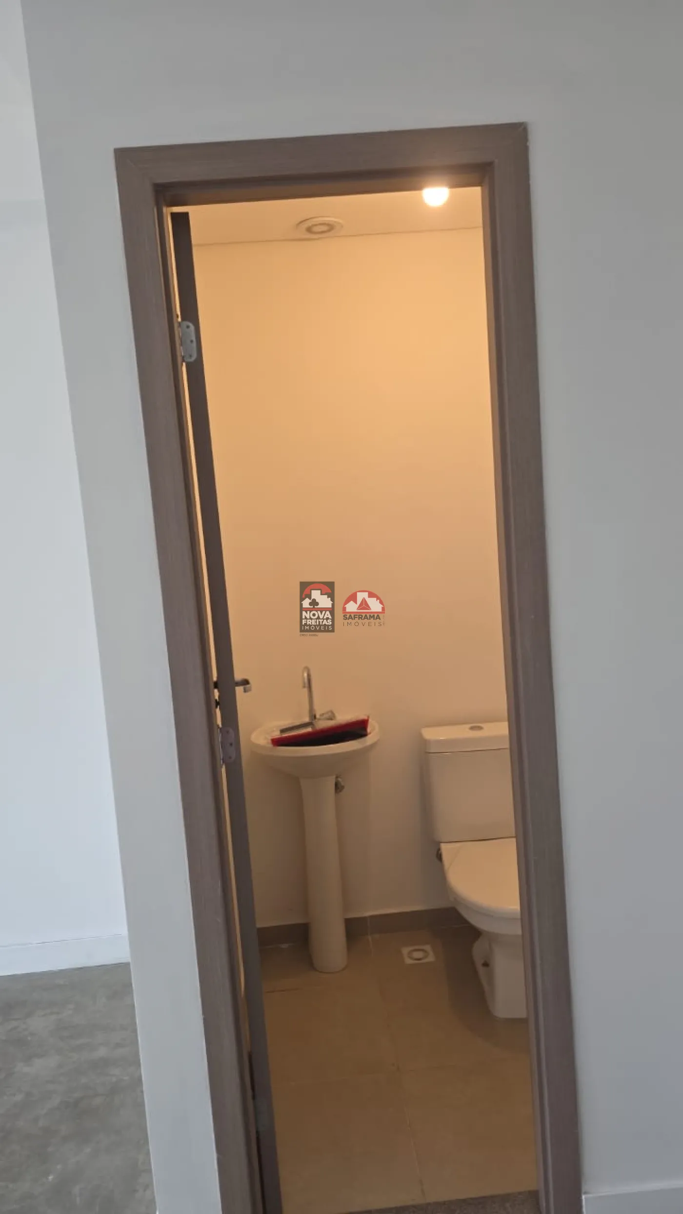 Alugar Comercial / Sala em condomínio em São José dos Campos R$ 1.400,00 - Foto 8