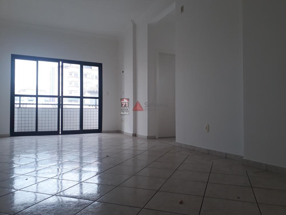 Apartamento / Padrão em Caraguatatuba Alugar por R$3.048,00