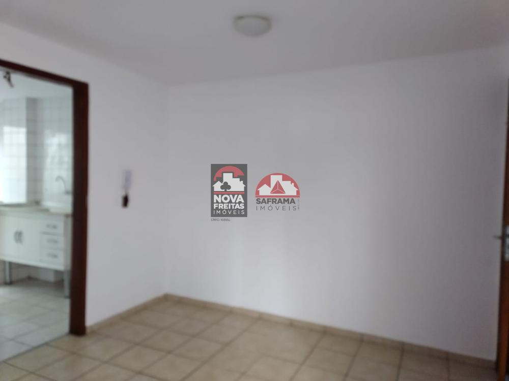 Alugar Apartamento / Padrão em São José dos Campos R$ 1.500,00 - Foto 3