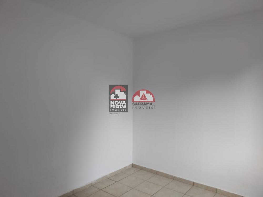 Alugar Apartamento / Padrão em São José dos Campos R$ 1.500,00 - Foto 4