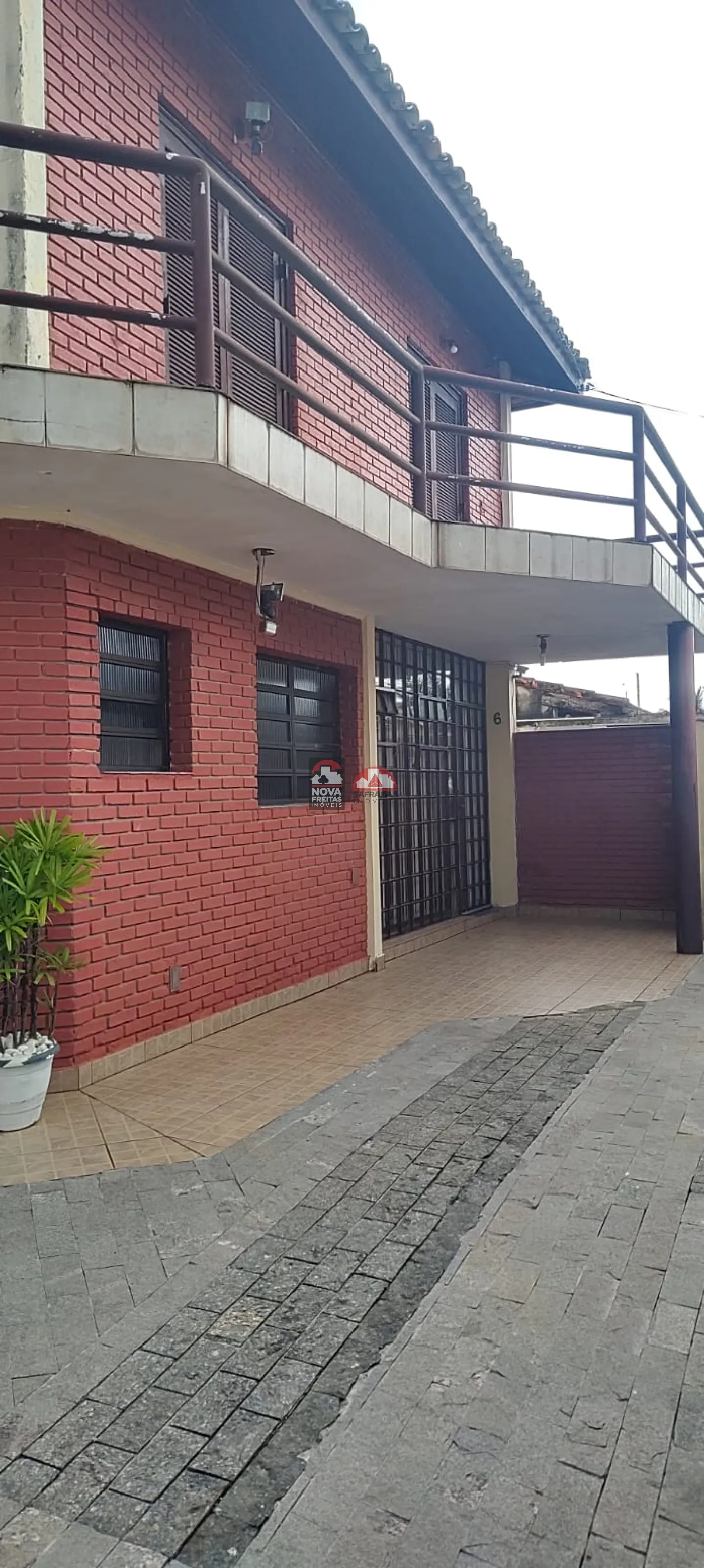 Casa / Sobrado Padrão em Caraguatatuba Alugar por R$2.500,00