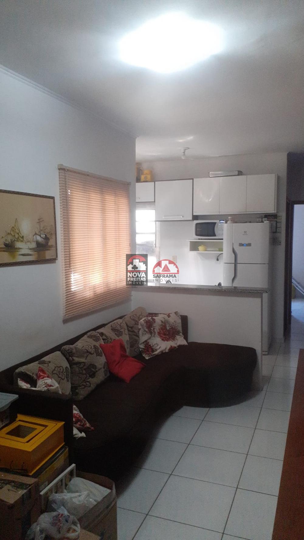 Alugar Casa / Padrão em Pindamonhangaba R$ 800,00 - Foto 4