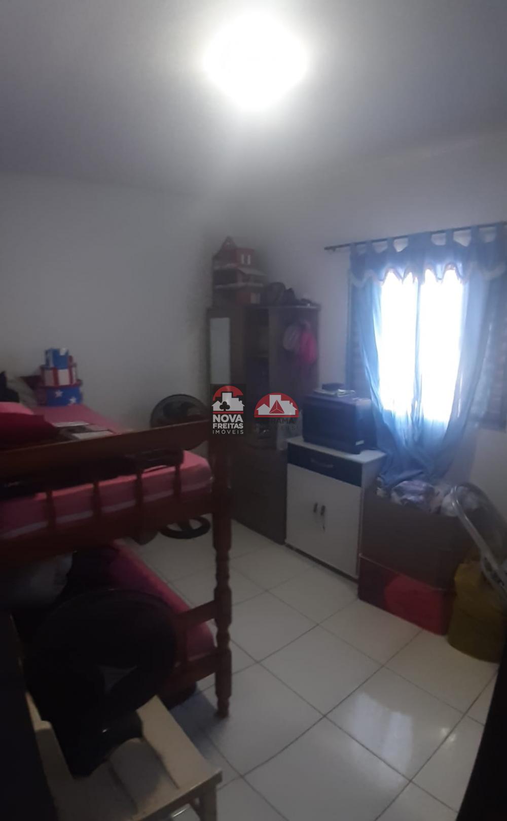 Alugar Casa / Padrão em Pindamonhangaba R$ 800,00 - Foto 6