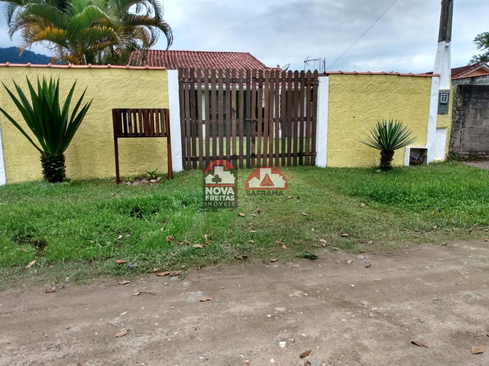 Casa / Padrão em Caraguatatuba Alugar por R$1.900,00