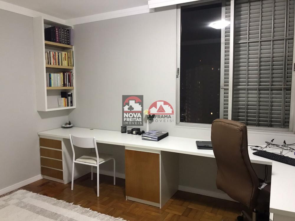 Apartamento / Padrão em São José dos Campos Alugar por R$2.700,00