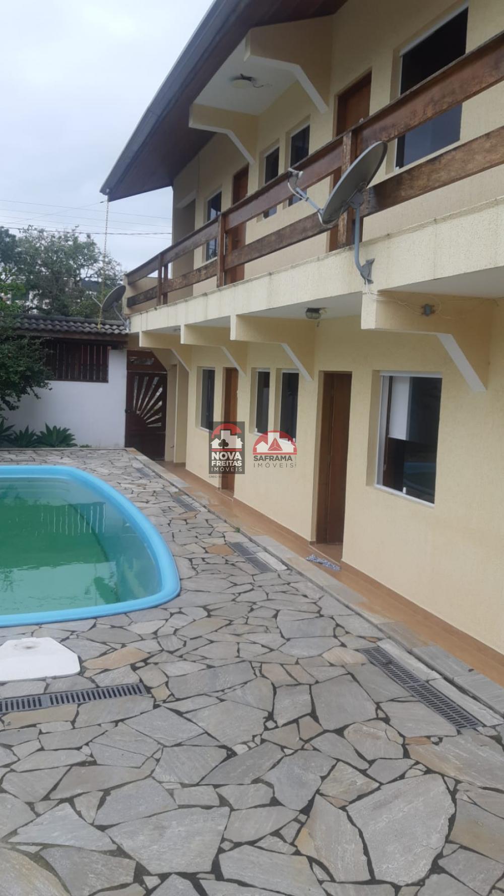 Apartamento / Kitchnet sem condomínio em Caraguatatuba Alugar por R$1.200,00
