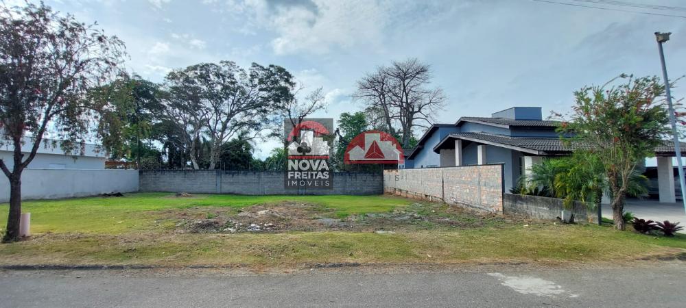 Terreno / Padrão em Condomínio em Pindamonhangaba , Comprar por R$380.000,00