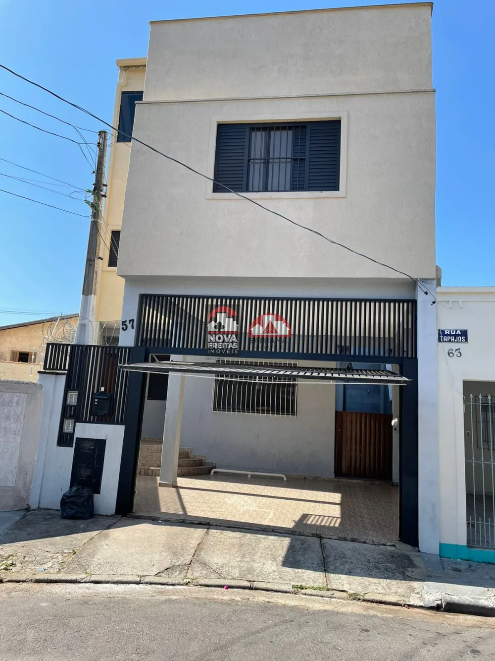 Casa / Sobrado Padrão em São José dos Campos 