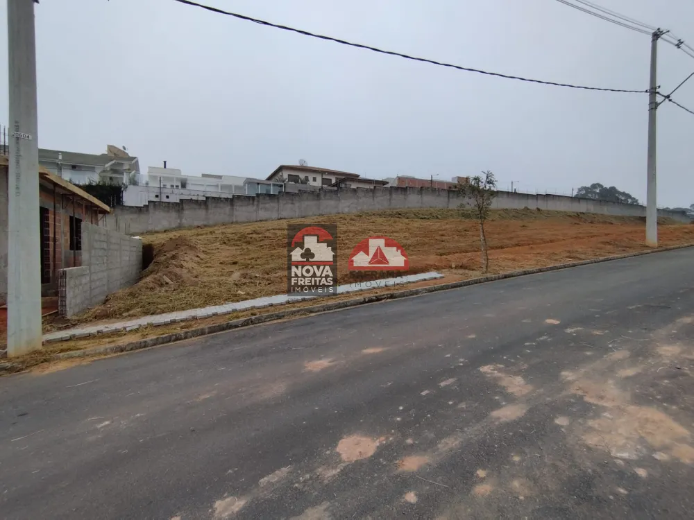 Terreno / Padrão em Condomínio em Pindamonhangaba , Comprar por R$210.000,00