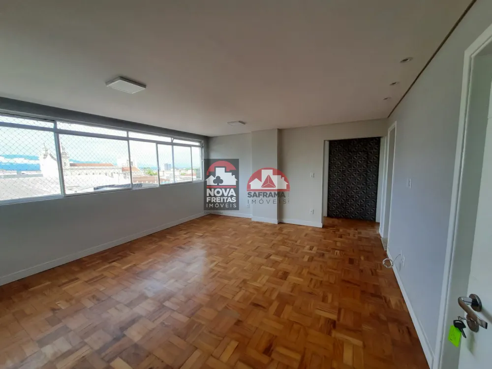 Apartamento / Padrão em Pindamonhangaba , Comprar por R$275.000,00