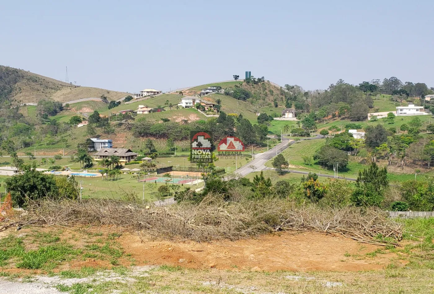 Terreno / Padrão em Condomínio em Jambeiro , Comprar por R$380.000,00