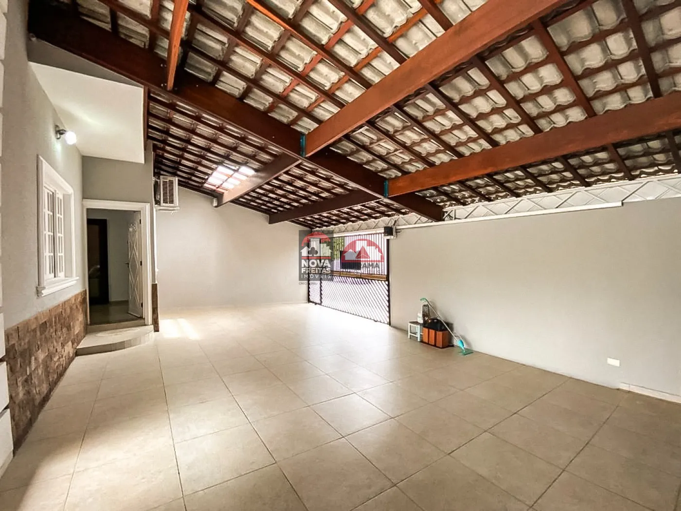 Casa / Sobrado Padrão em Jacareí , Comprar por R$980.000,00