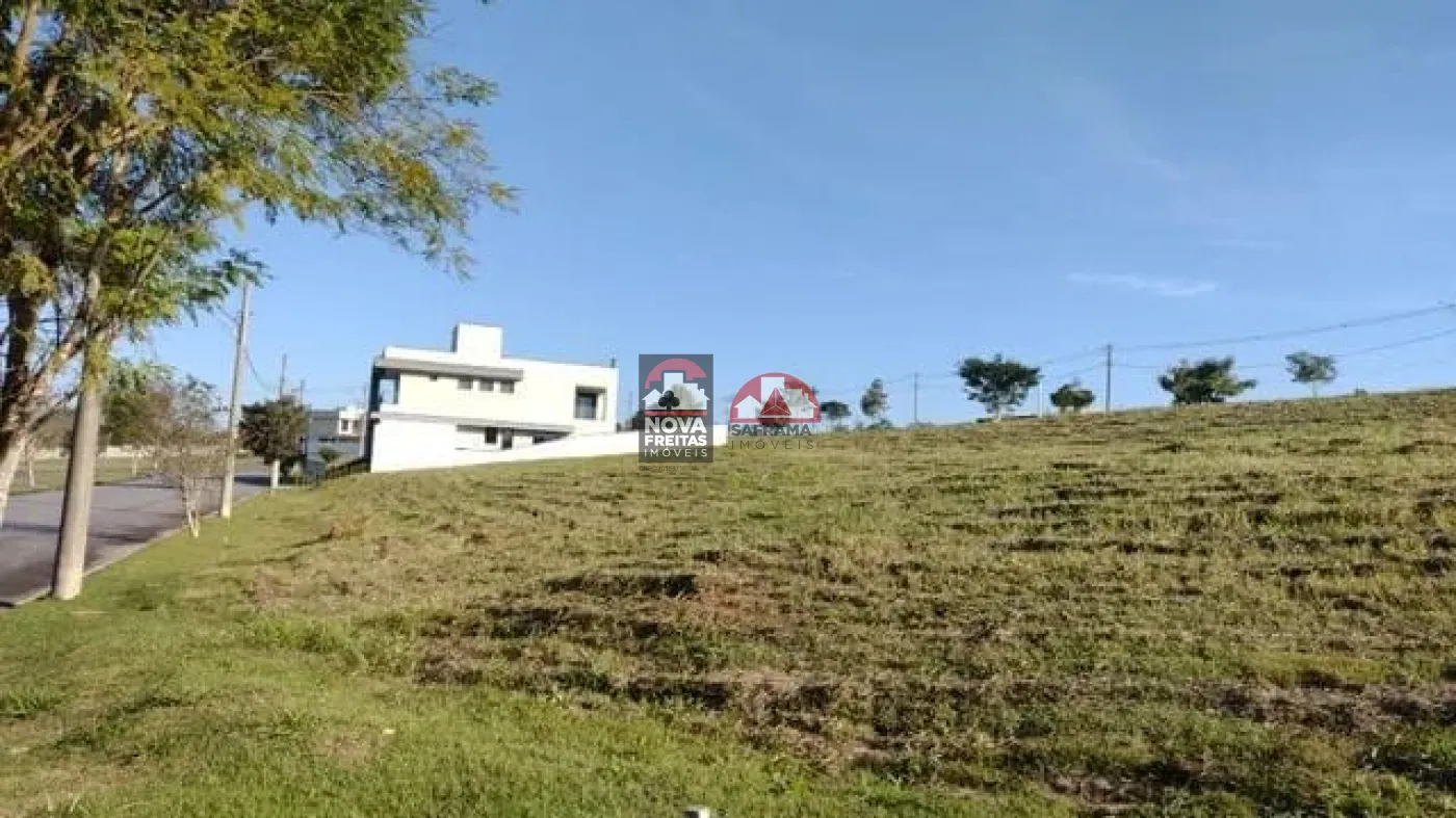 Terreno / Padrão em Condomínio em Caçapava , Comprar por R$197.000,00