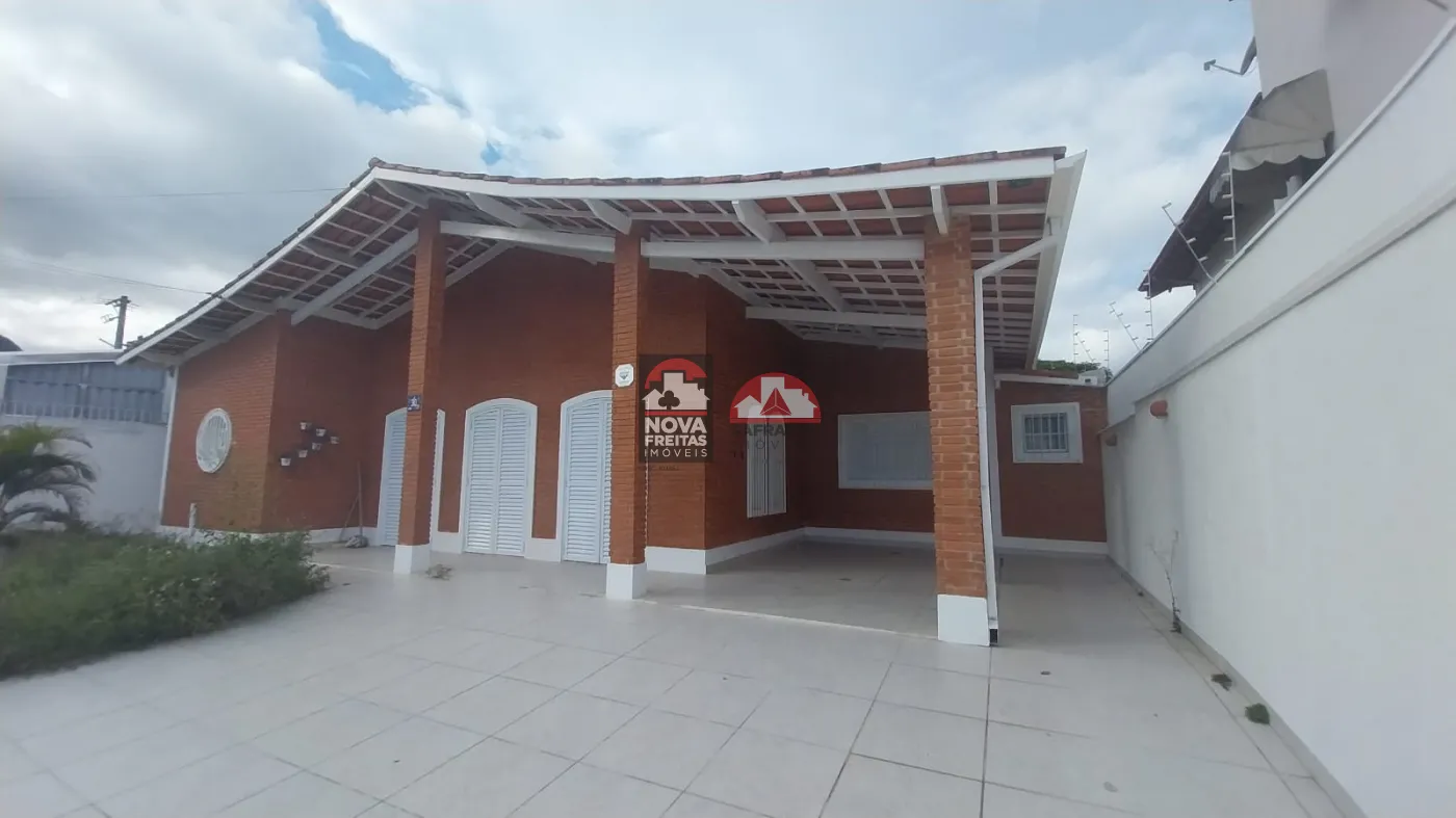 Casa / Padrão em Caraguatatuba Alugar por R$3.115,00