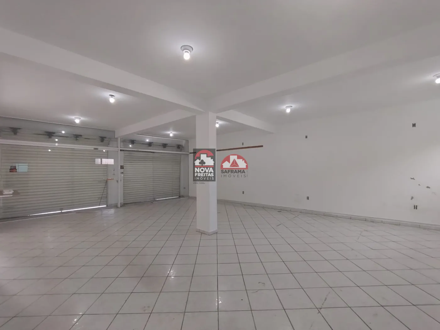 Alugar Comercial / Loja em Pindamonhangaba R$ 3.000,00 - Foto 4
