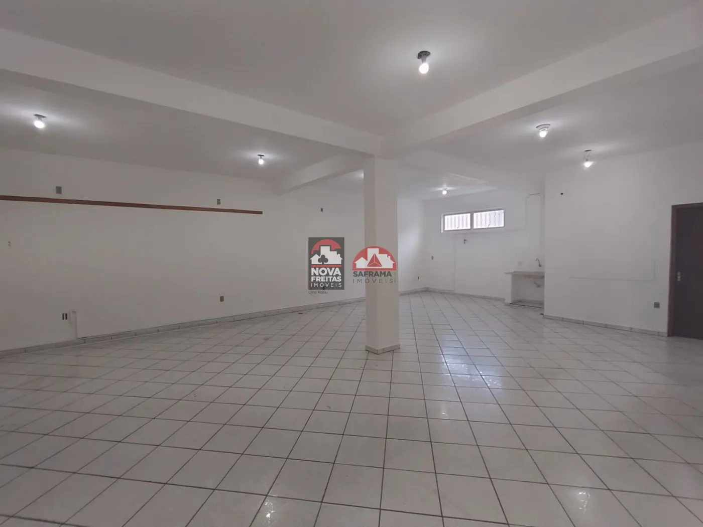 Alugar Comercial / Loja em Pindamonhangaba R$ 3.000,00 - Foto 7