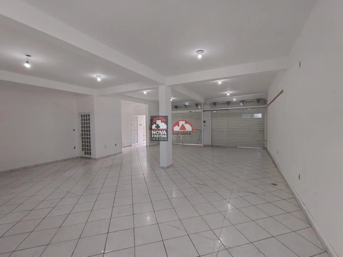 Alugar Comercial / Loja em Pindamonhangaba R$ 3.000,00 - Foto 8