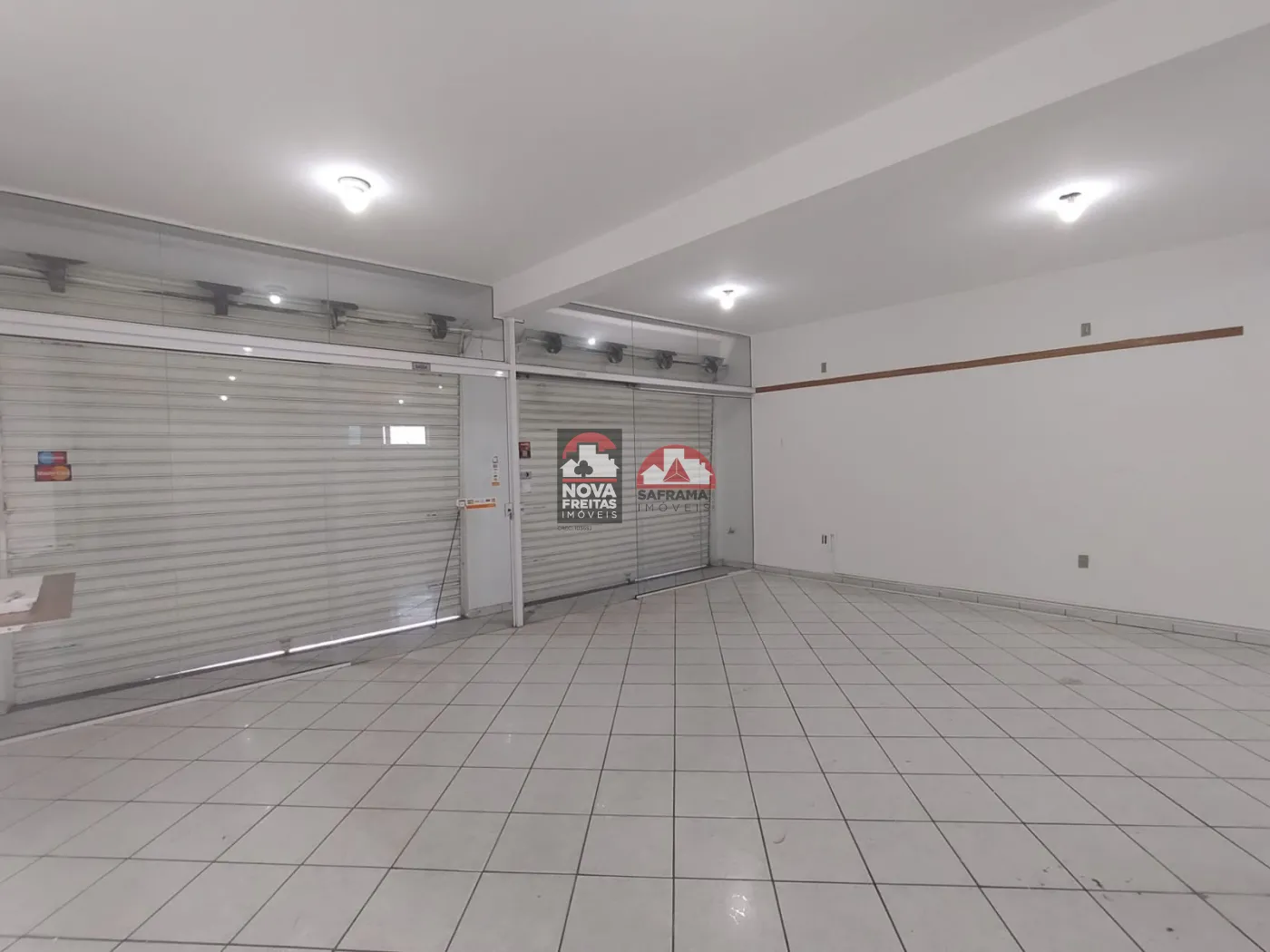 Alugar Comercial / Loja em Pindamonhangaba R$ 3.000,00 - Foto 10