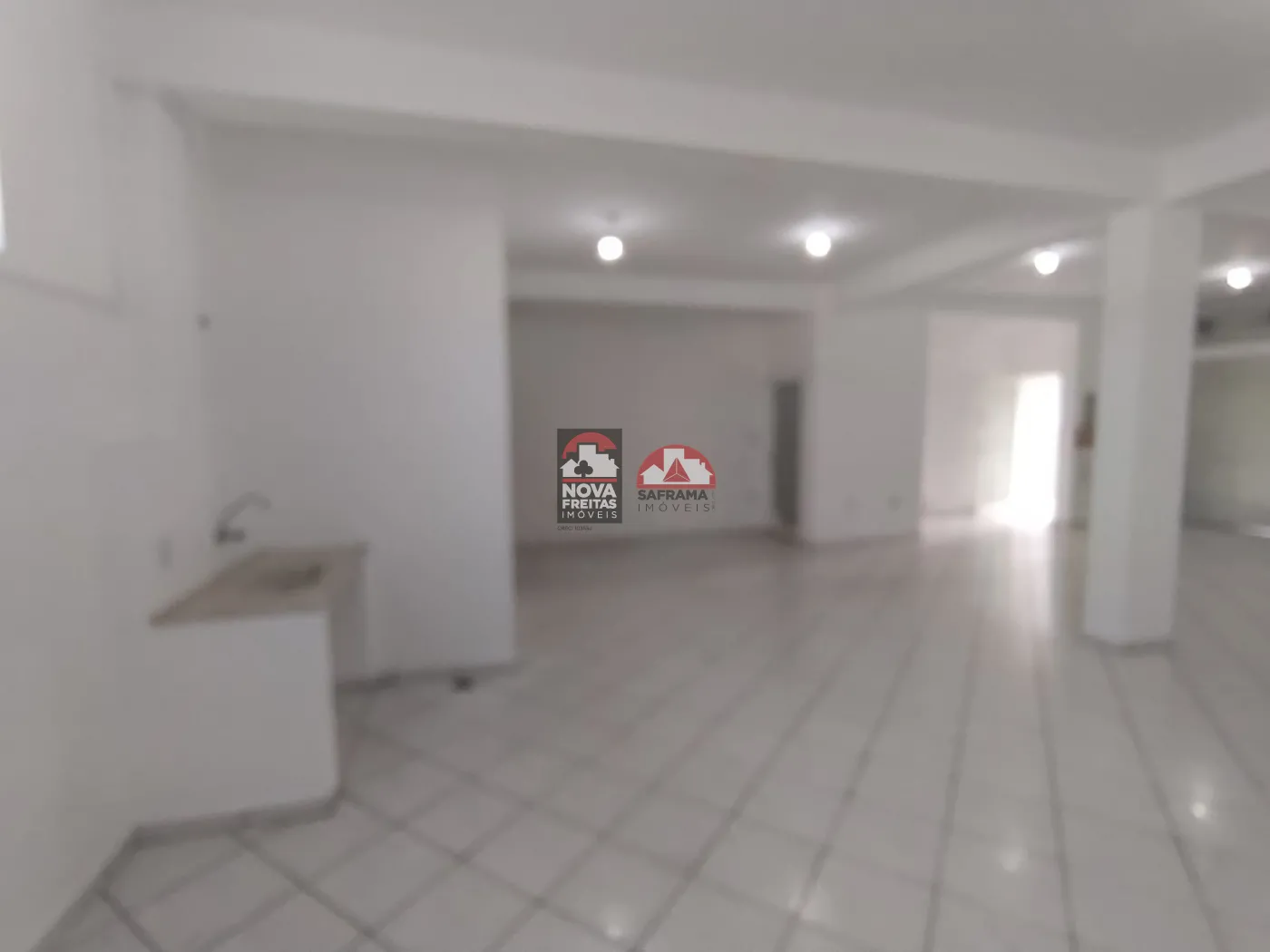 Alugar Comercial / Loja em Pindamonhangaba R$ 3.000,00 - Foto 12