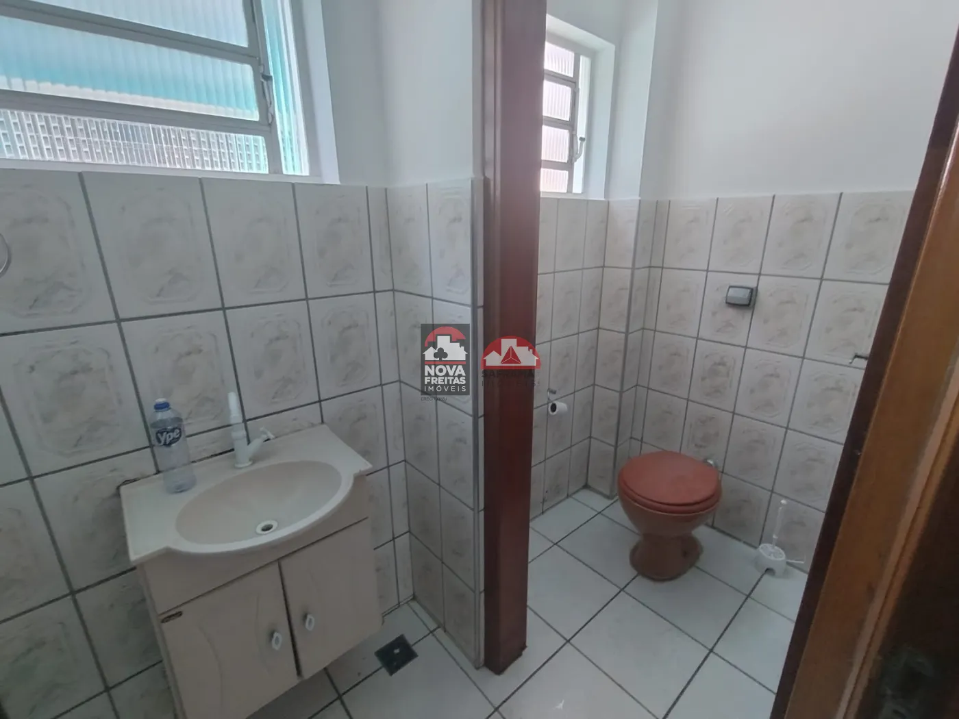 Alugar Comercial / Loja em Pindamonhangaba R$ 3.000,00 - Foto 16
