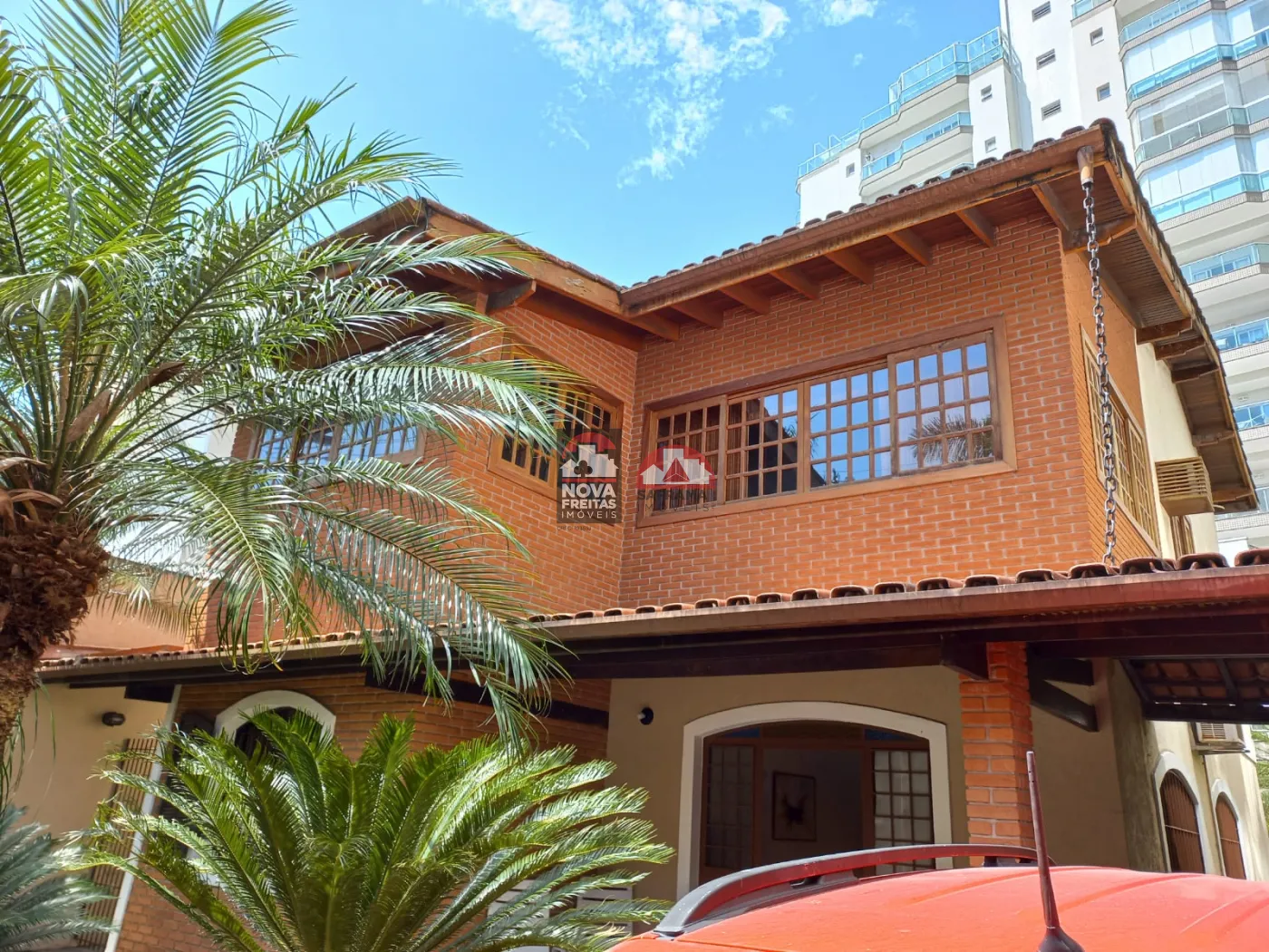 Casa / Sobrado Padrão em Caraguatatuba Alugar por R$5.000,00