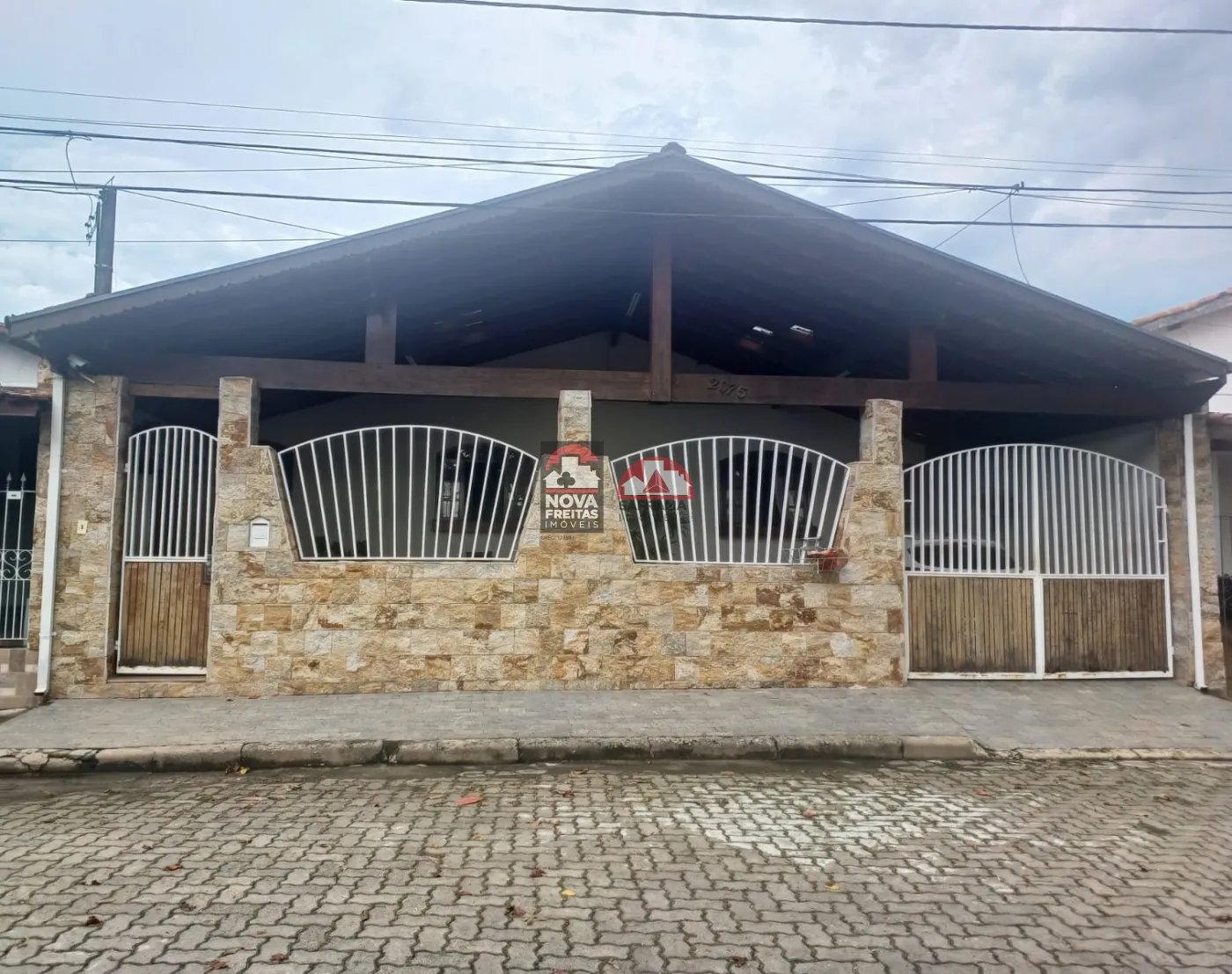 Casa / Padrão em Pindamonhangaba , Comprar por R$650.000,00