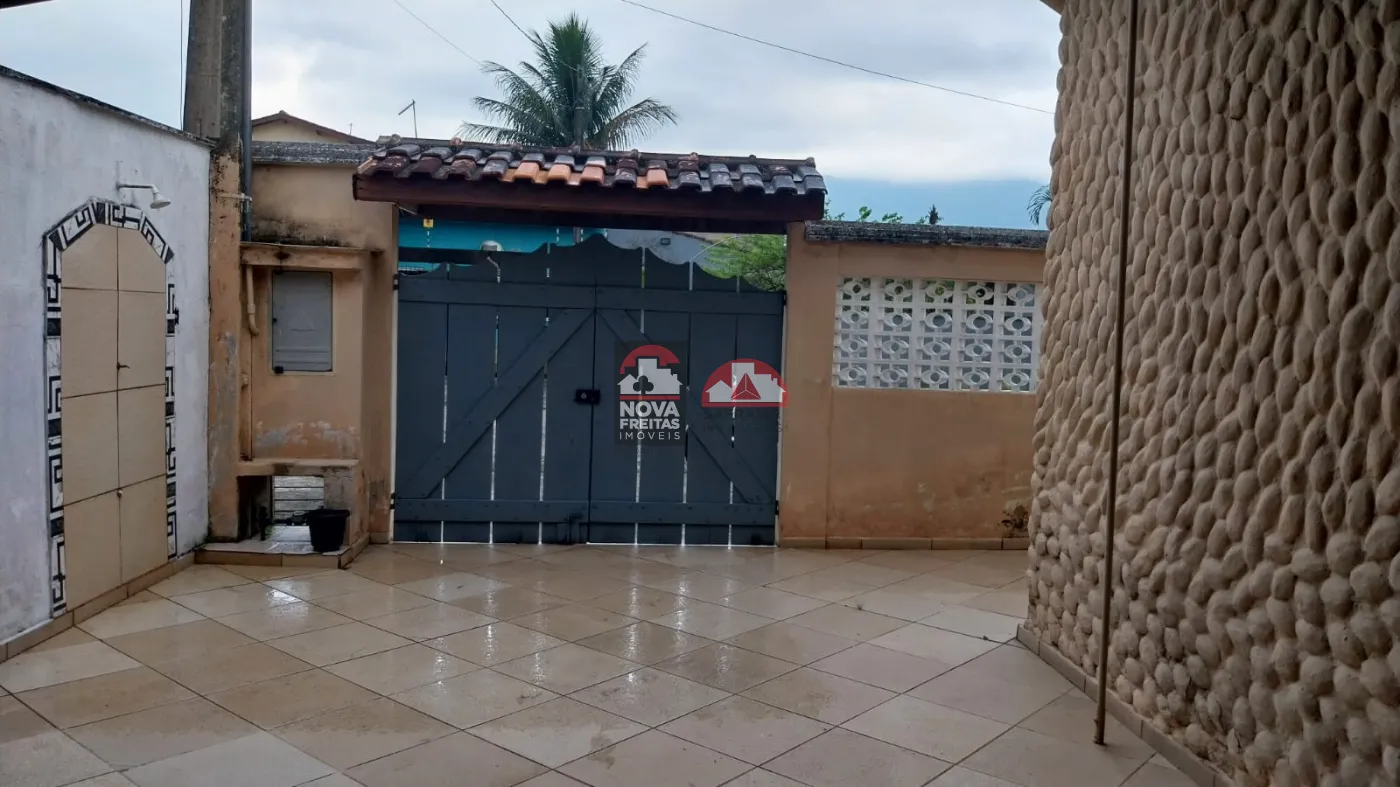 Casa / Padrão em Caraguatatuba Alugar por R$2.000,00