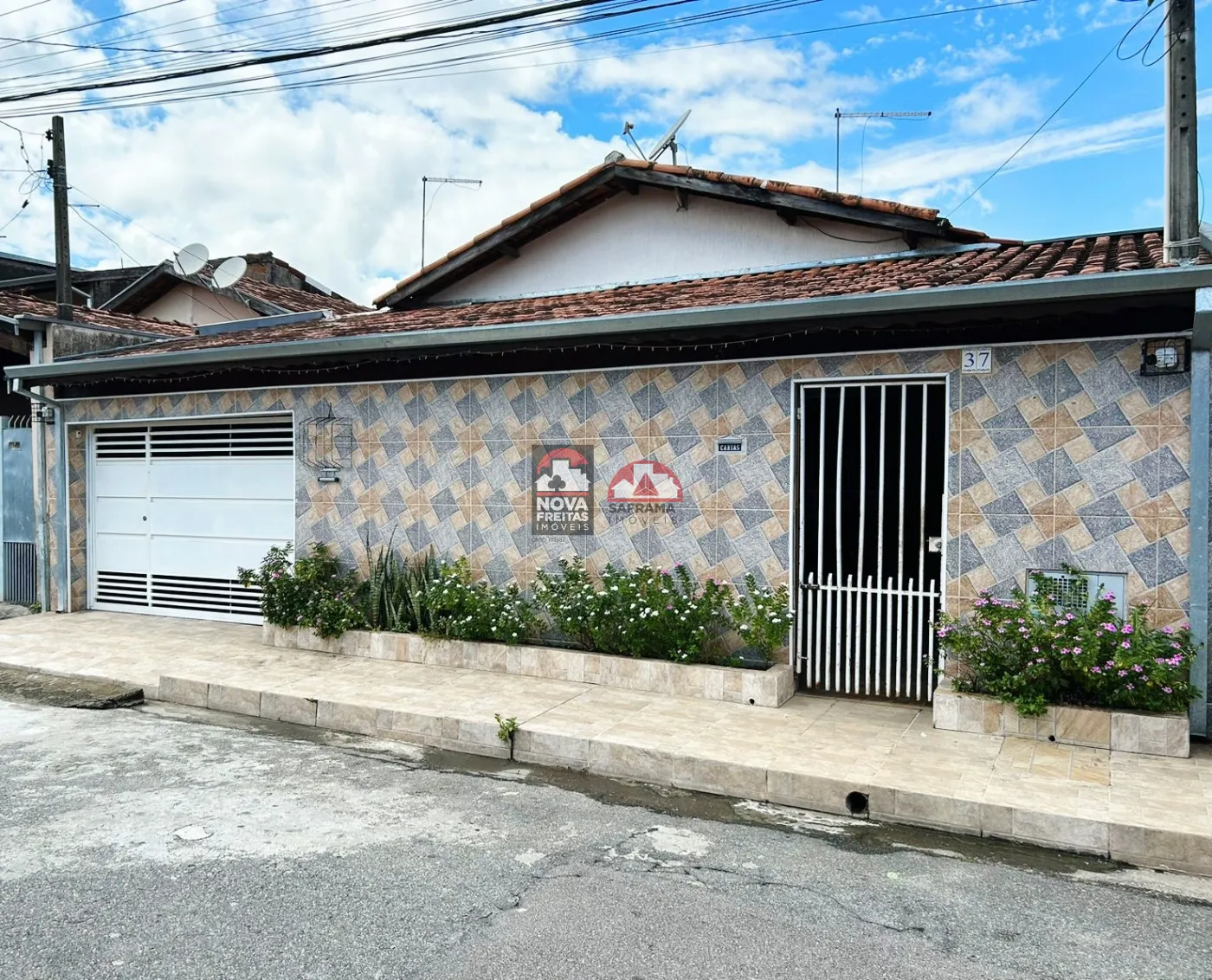 Casa / Padrão em Pindamonhangaba , Comprar por R$420.000,00