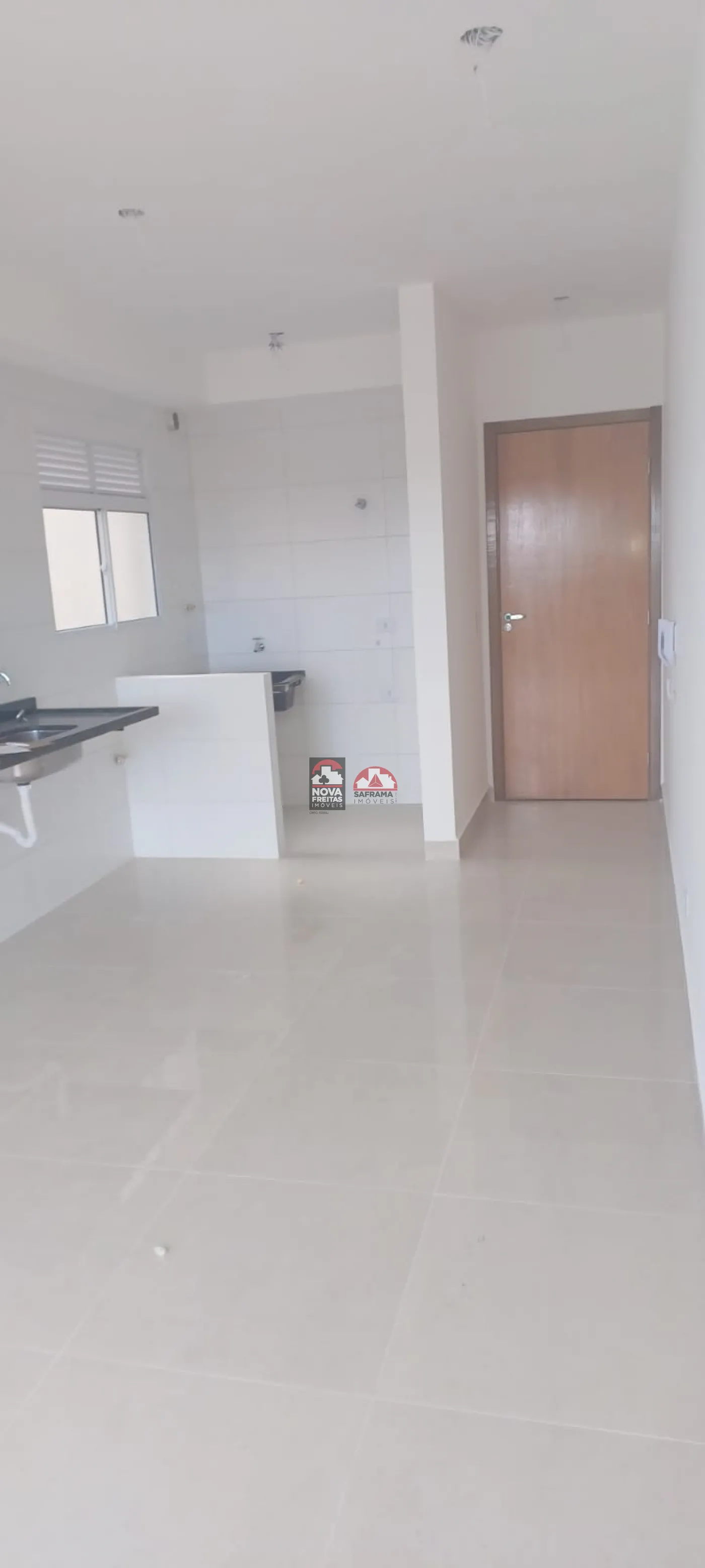 Apartamento / Padrão em Pindamonhangaba Alugar por R$1.650,00