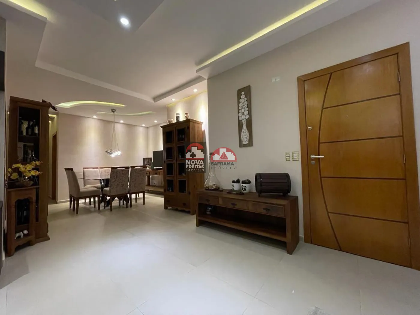 Apartamento / Padrão em Ubatuba , Comprar por R$4.200.000,00