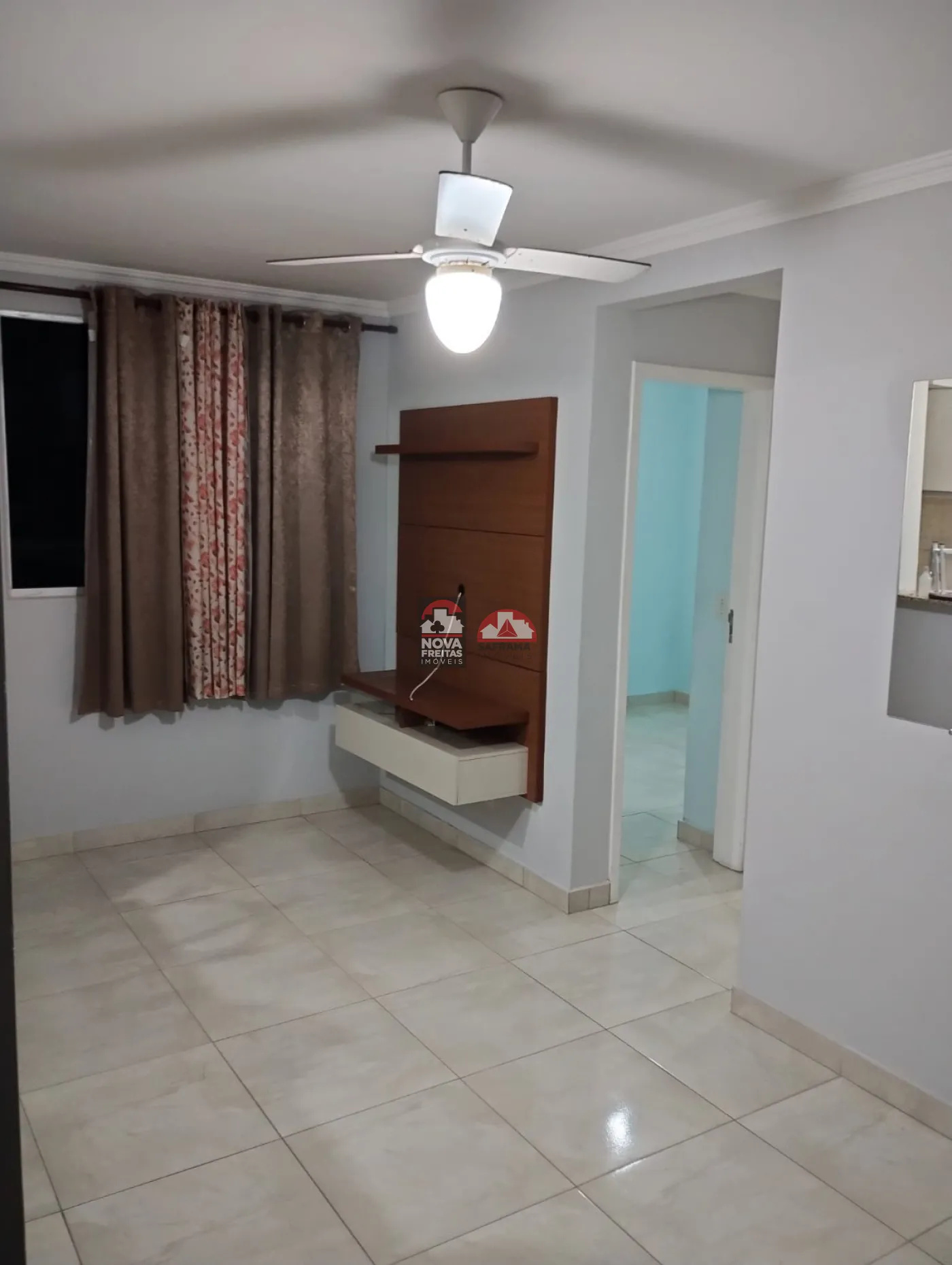 Apartamento / Padrão em Jacareí Alugar por R$1.300,00