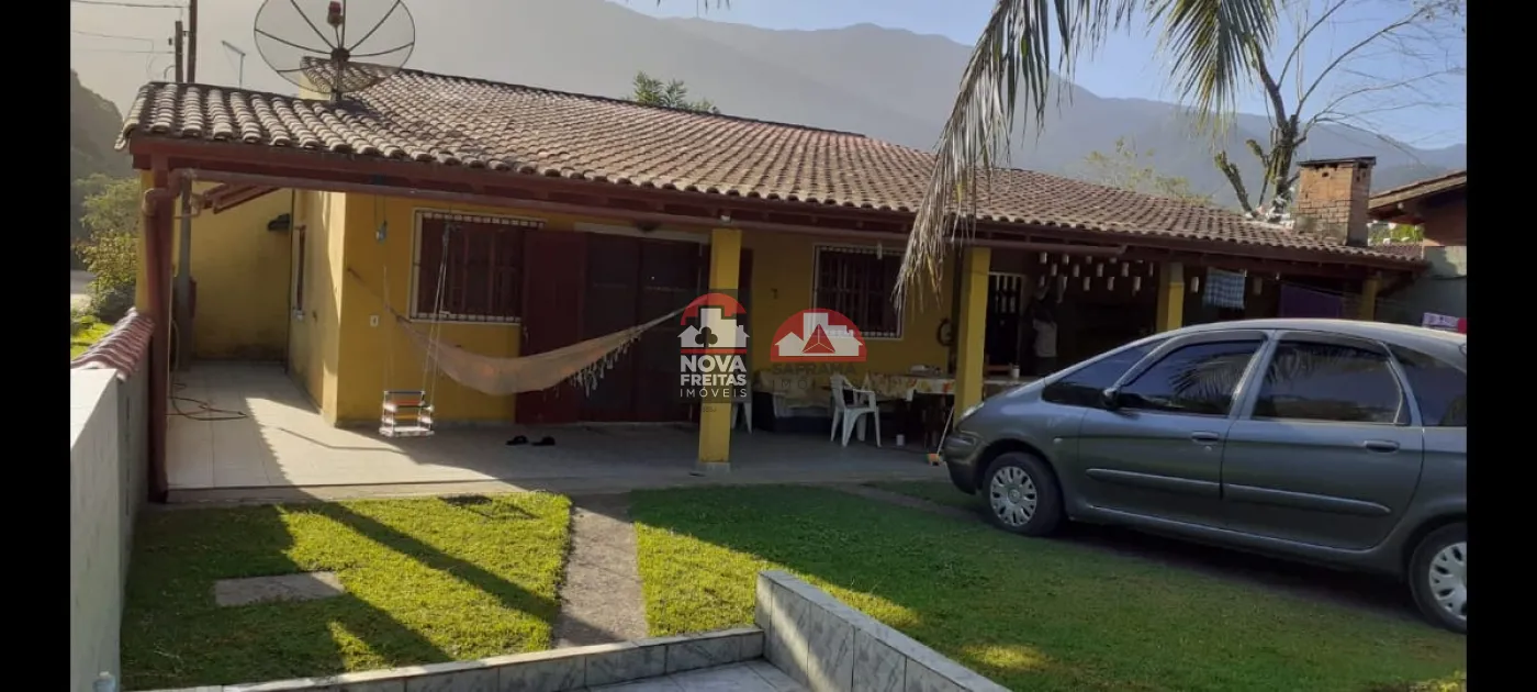 Casa / Padrão em Caraguatatuba Alugar por R$1.900,00