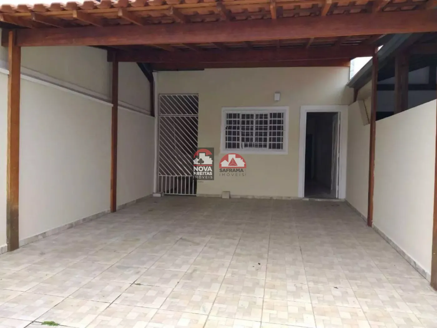 Casa / Sobrado Padrão em São José dos Campos Alugar por R$2.500,00
