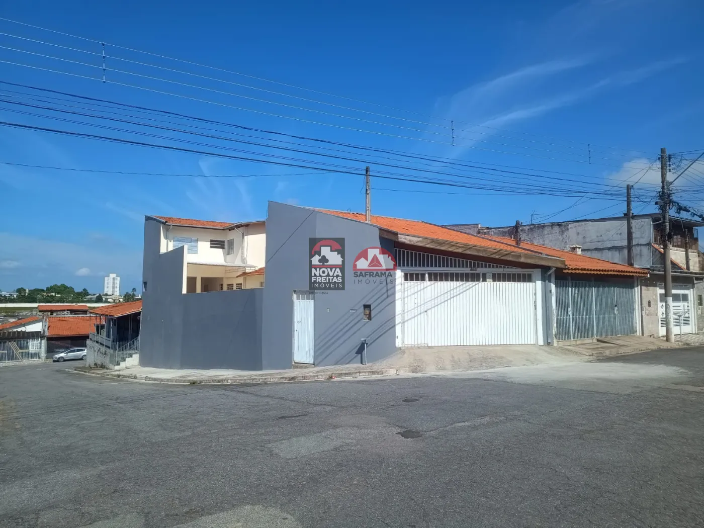 Casa / Padrão em Jacareí Alugar por R$1.850,00