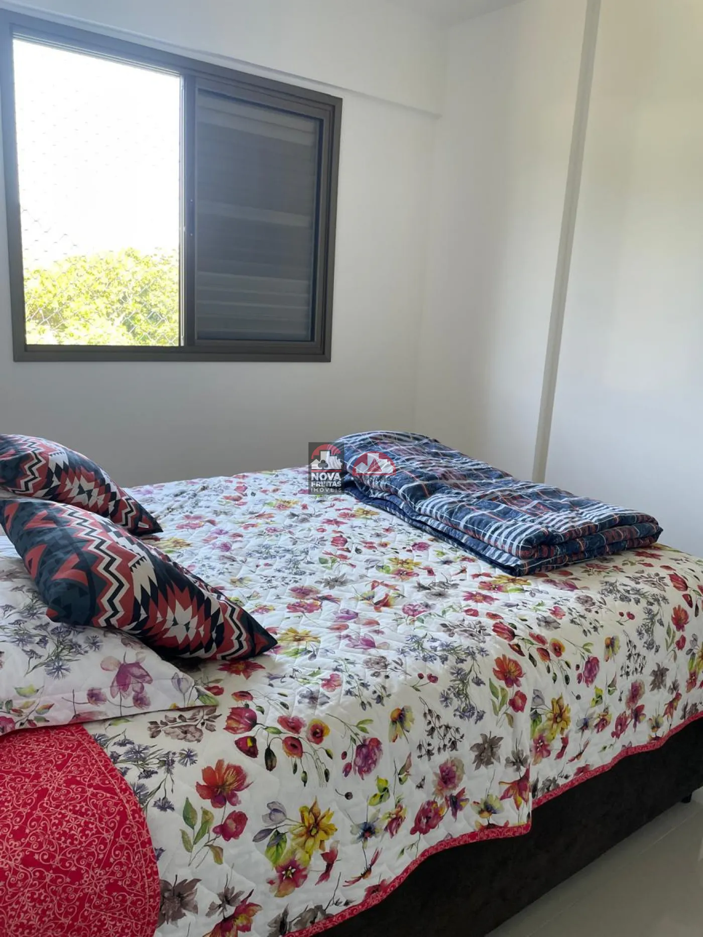 Apartamento / Padrão em Caraguatatuba Alugar por R$2.000,00