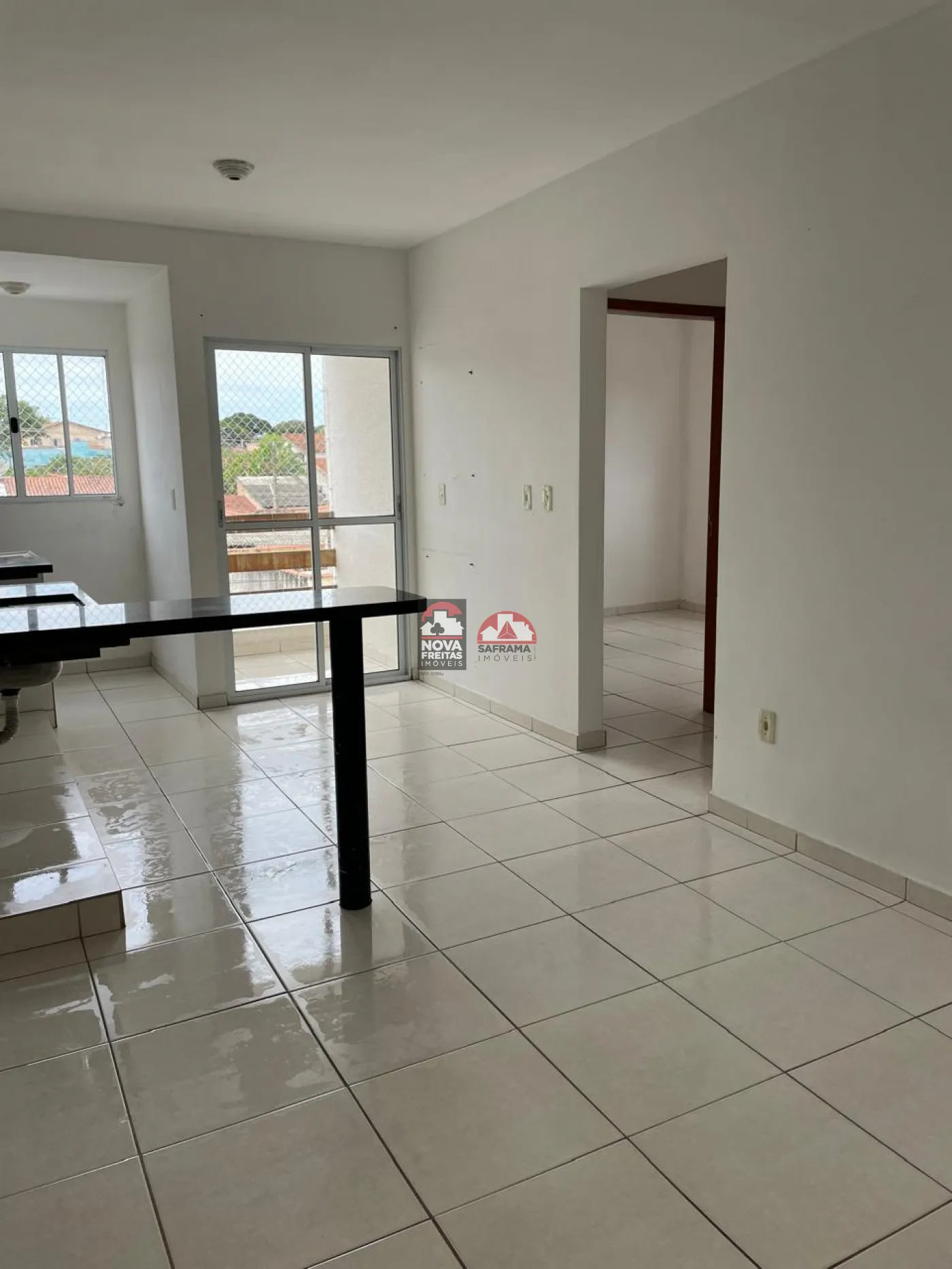 Apartamento / Padrão em Pindamonhangaba Alugar por R$1.000,00