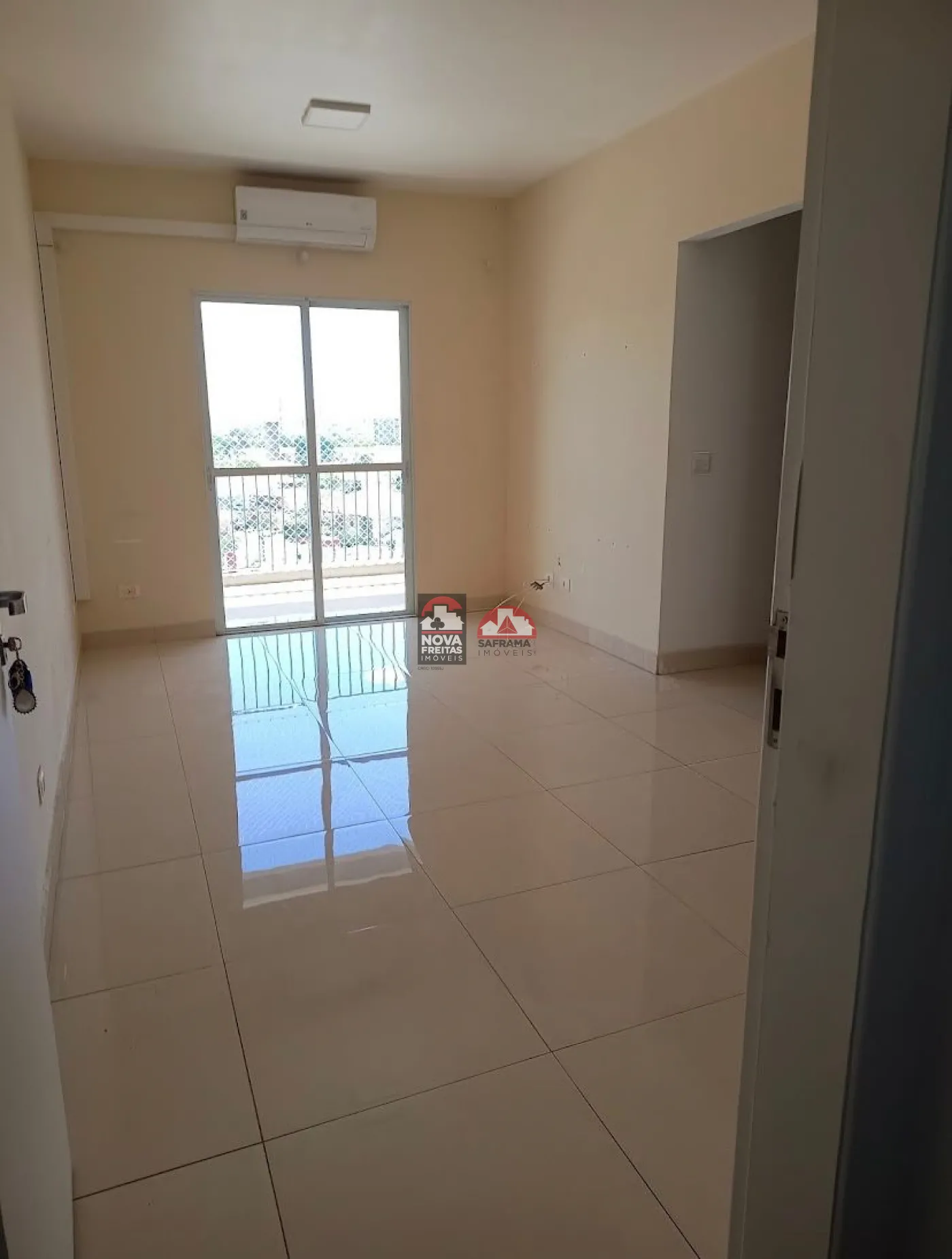 Apartamento / Padrão em Jacareí , Comprar por R$375.000,00