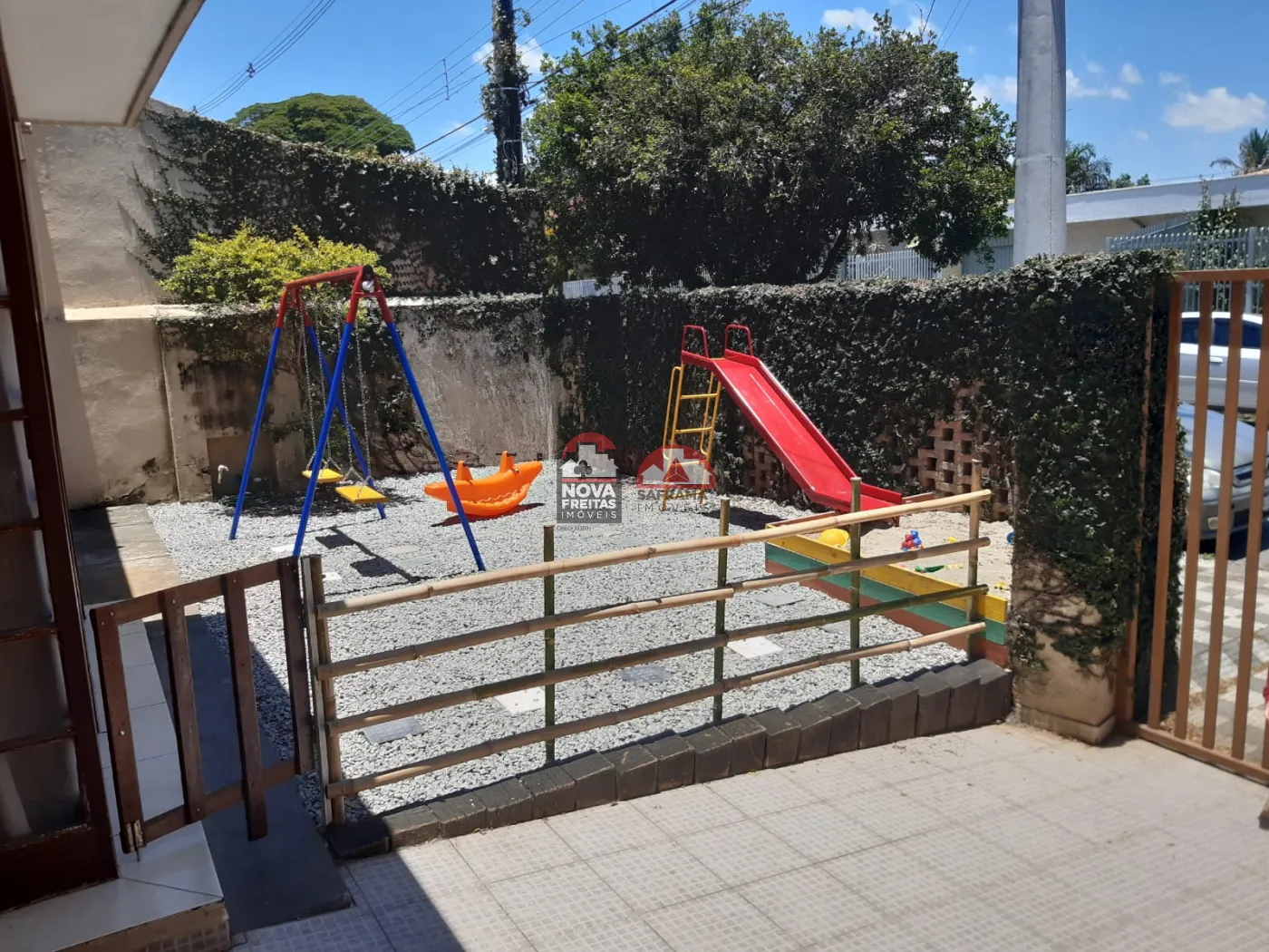 Casa / Padrão em Jacareí Alugar por R$2.990,00