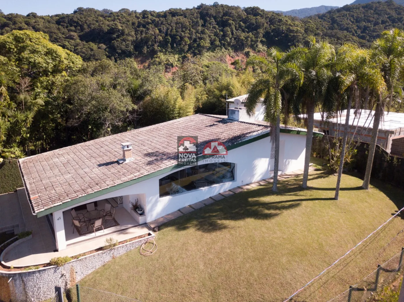 Casa / Condomínio em Caraguatatuba 