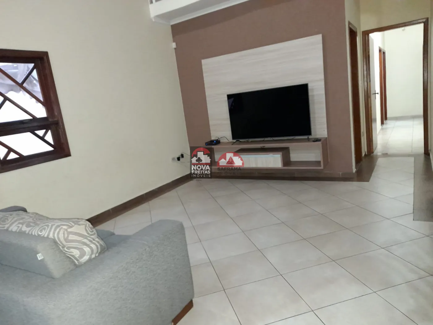 Casa / Sobrado Padrão em Jacareí , Comprar por R$650.000,00