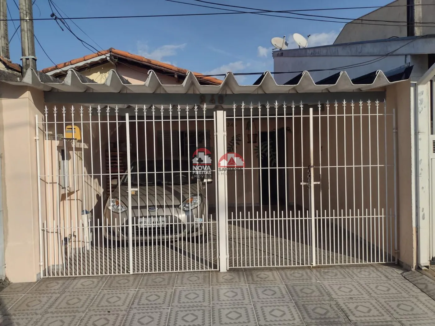 Casa / Padrão em São José dos Campos , Comprar por R$400.000,00