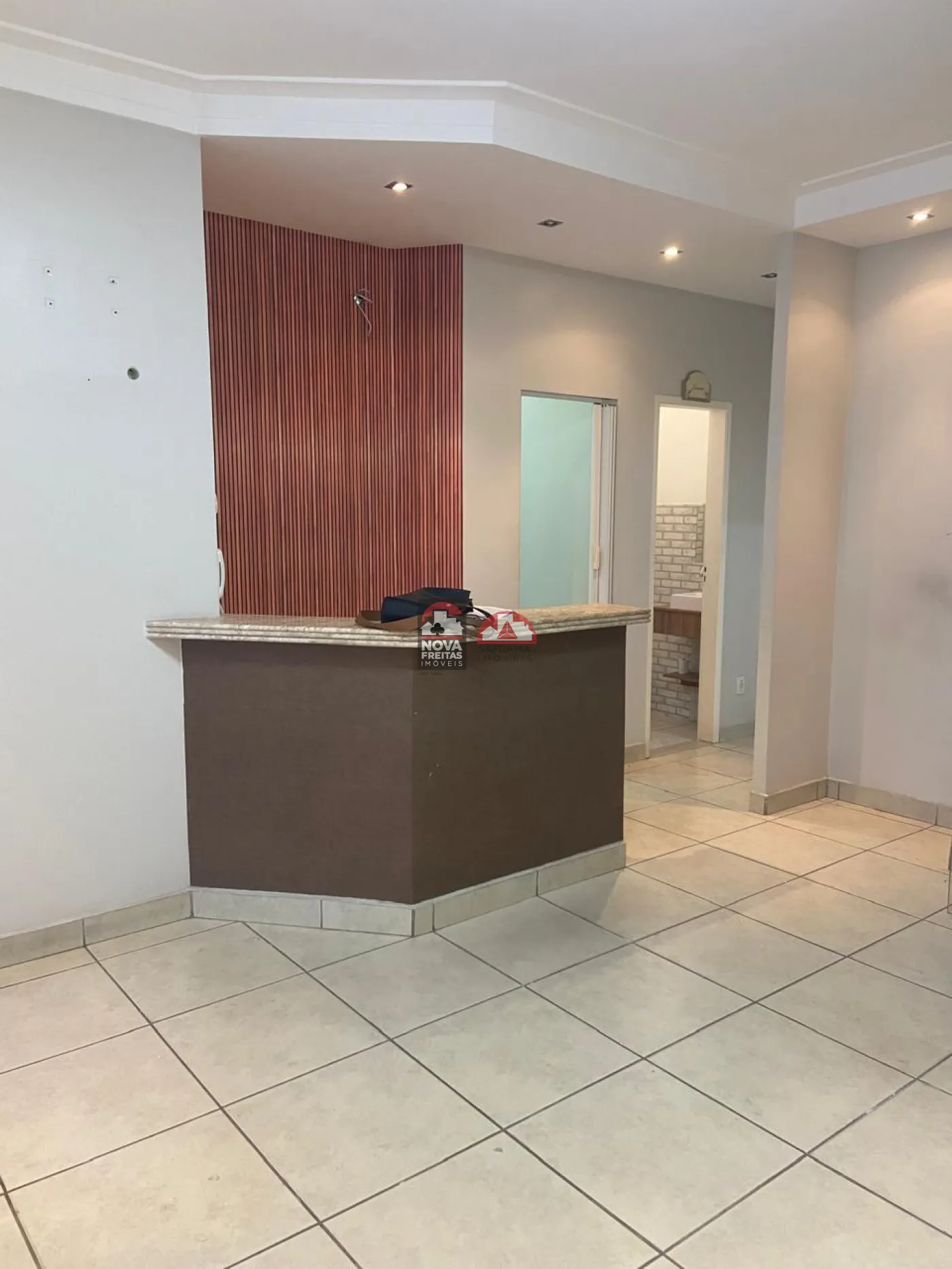Alugar Comercial / Sala em São José dos Campos R$ 1.700,00 - Foto 2