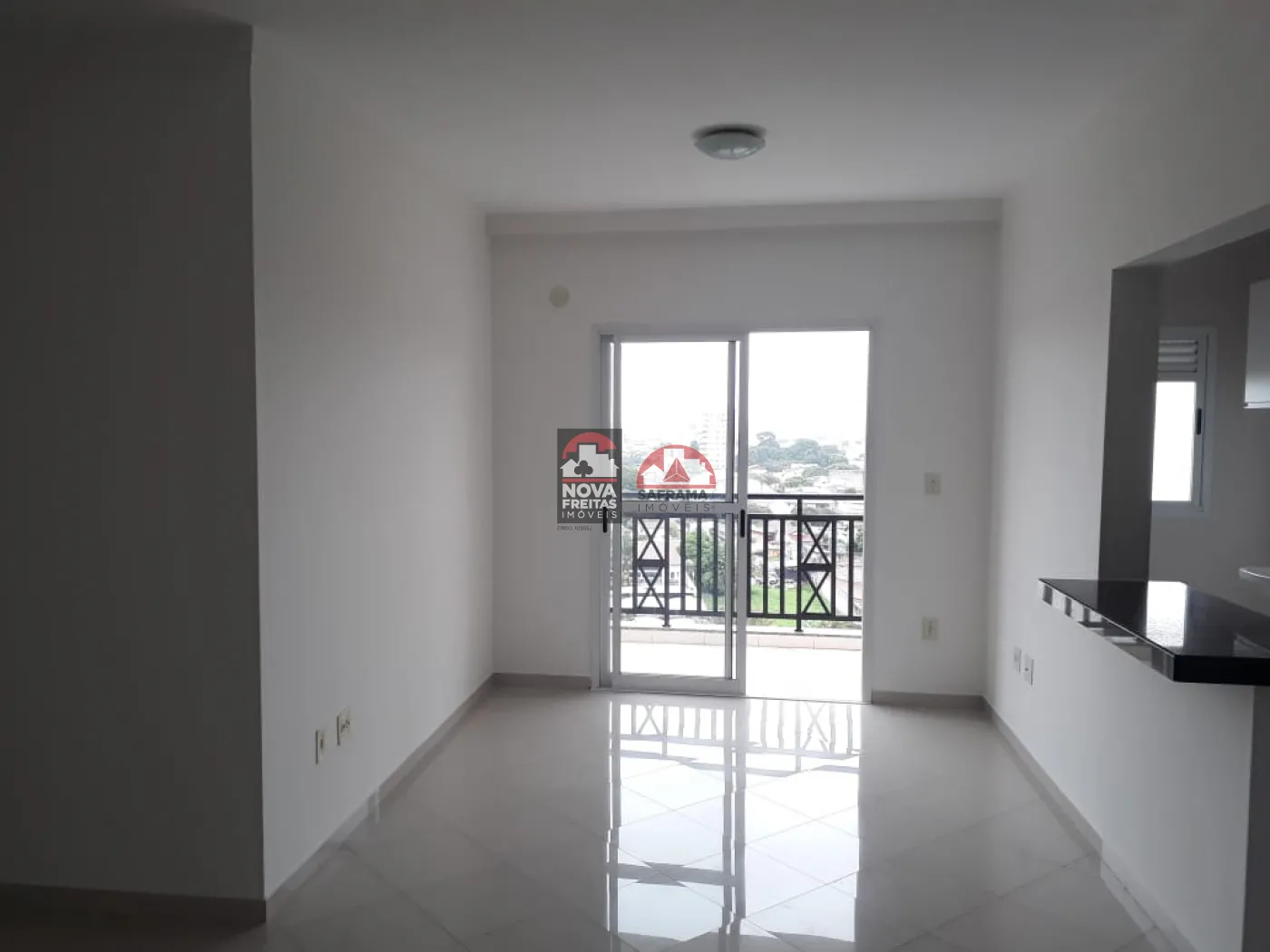 Apartamento / Padrão em Pindamonhangaba Alugar por R$2.100,00