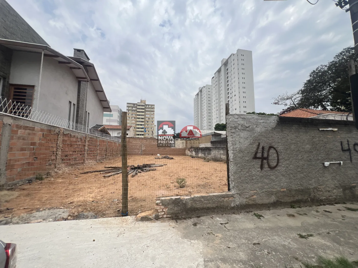 Comprar Terreno / Padrão em São José dos Campos R$ 1.400.000,00 - Foto 3