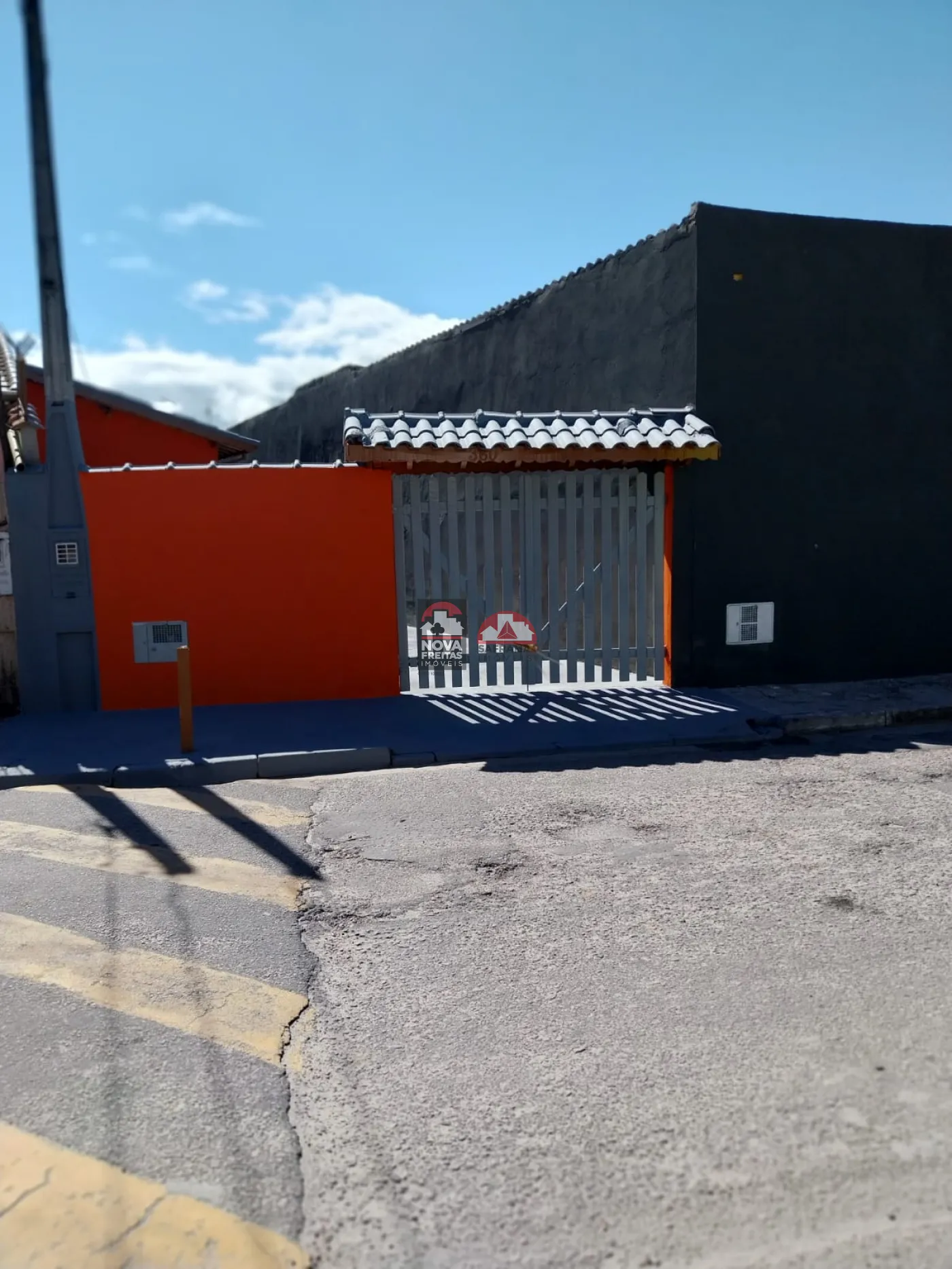 Comprar Casa / Padrão em Caraguatatuba R$ 300.000,00 - Foto 2